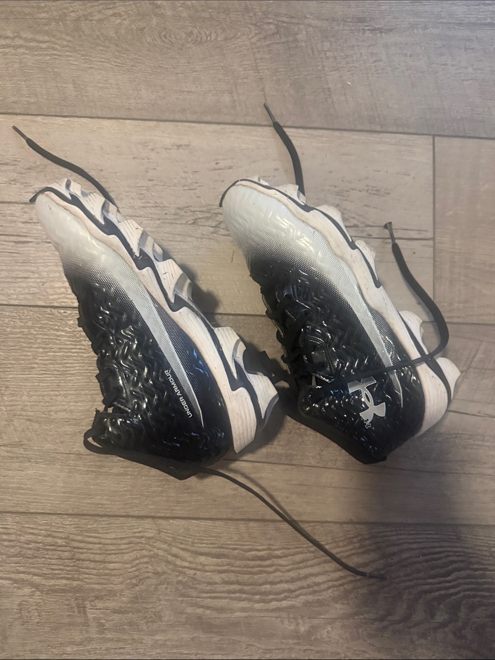 Boys Size 4.5 Under Armour Cleats